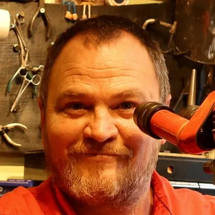 Colin, the jeweller who makes every piece